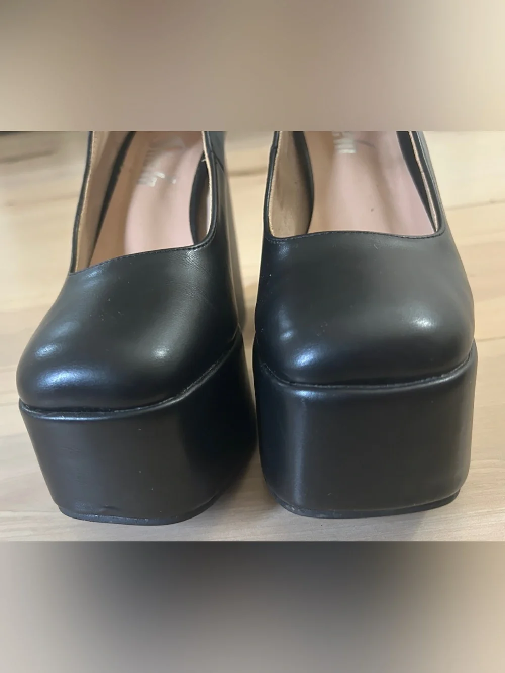 Chunky High Heel Mary Jane Platform Sandals Size 6 With Buckle Closure Black